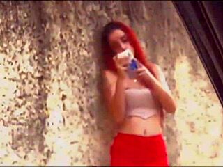 Gostosa Masturbates Publicly at Bus Stop Outdoors!