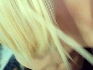 Gorgeous T-Girl Sucking Horny Transsexual Knob