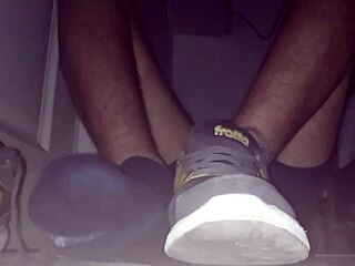 Gay amateur feet fetish with cumshot and barefeet
