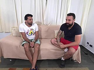 Teste De Atores - Baixinha Leva Banho De Porra No Anal!