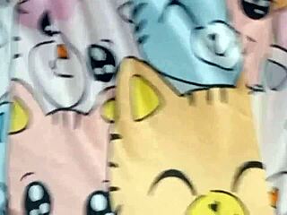 alice de pijaminha novo com a bucetinha toda molhada me deixo de pal duro quando chamo pra ir ver filme com ela