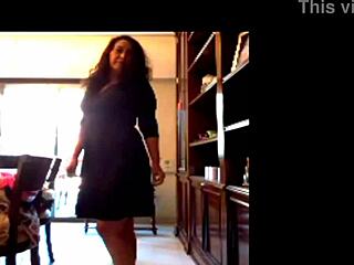 Hot Madrid woman in thong dancing on webcam