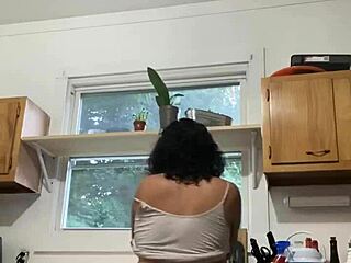 latina milf enjoys doing dishes suggestively