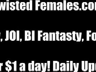 ミストレスがPOVスレーブをBDSMセッションで支配し、最悪の奴と呼ぶ