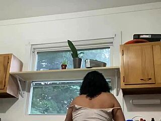 latina milf enjoys doing dishes suggestively