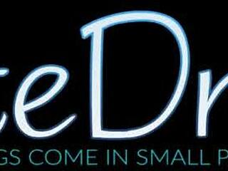 Extra Small Teen Gets Her Pussy Fingered And Railed