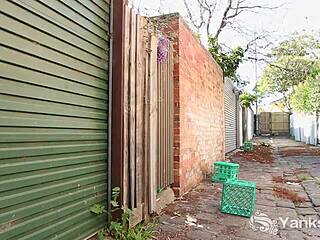 Jag tittar på piercad marina som masturberar i soloseans