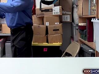 Aku Ketahuan Pencuri Rambut Merah Lucu Hukuman Ngentot Doggy