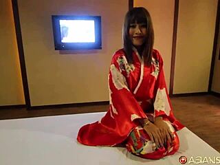 Asian sex diary: Foreign cock gets the best welcoming