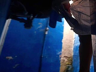 Ibu Tiri Latina Berlekuk Suka Masturbasi di Kamar Mandi Tiap Hari