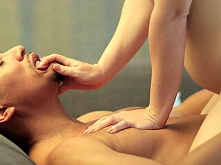 وسيط يوقف نيك الغرفة اللا نهائي للزميلة