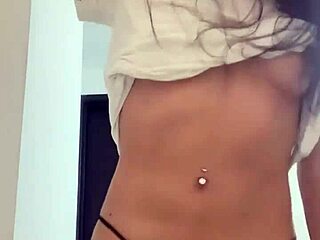 Latina Twerks Naked Showing Ass and Pussy
