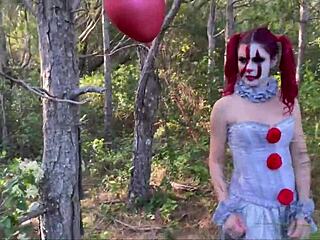 I took the scarecrow in the ass outdoors.