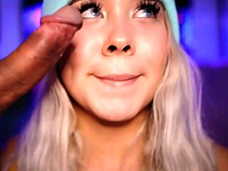 Latina college girl sucks close to camera, I’m obsessed with her teasing!