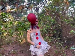 I took the scarecrow in the ass outdoors.