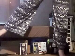 Busty camgirl shares exclusive unfiltered clips