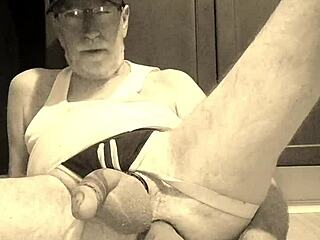 Chatting about Thomas Odea, the gay performer