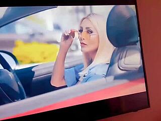 Lista para lo que ustedes quieran hacerme en cama sola en casa este fin de semana