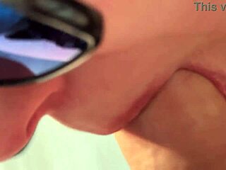 熟女的紧逼被近距离钻孔并射精