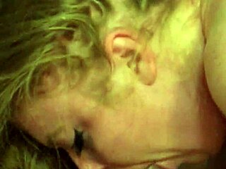 white teen sucking big cock 😘