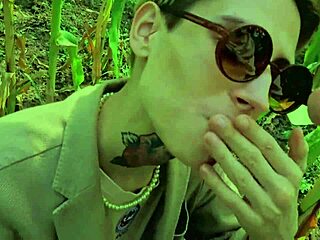 Gay fun in the woods with a helping hand