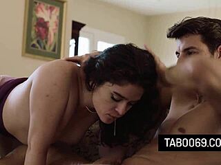 hot milf victoria voxxx lets it guy fuck her pussy to fix computer 😏💻