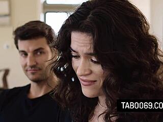 hot milf victoria voxxx lets it guy fuck her pussy to fix computer 😏💻