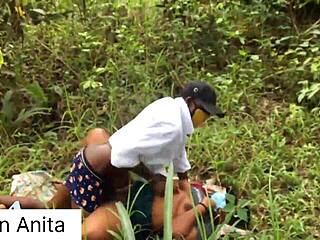 他在森林里猛操我？