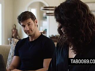 hot milf victoria voxxx lets it guy fuck her pussy to fix computer 😏💻