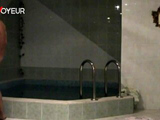 Homemade Voyeur Slutwife Meeting With The Bull Was Recorded For Her Husband