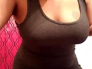 Wow, povestea târfuței grase dansând erotic pentru mine