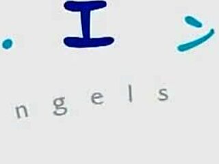 em gái nhật bản mặc áo tắm, bạn có muốn thấy cô ấy dễ thương thế nào không?