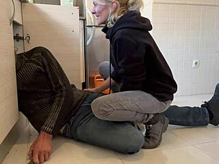 Watch hot wife deepthroat plumber in kitchen?