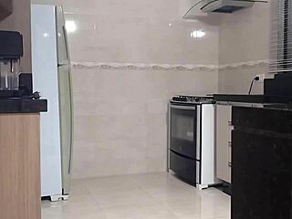 I am an amateur seducing the electrician and paying the service with xerecard