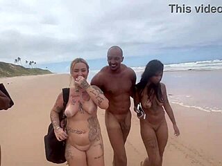 Fui pra praia de nudismo na Bahia pra curtir a vista.