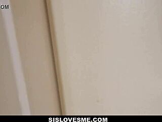 Hot stepsis Jade Amber gives blowjob in doggystyle position