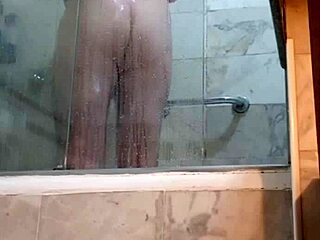 pelado spies on mature big ass nudist getting beach massage and fucking