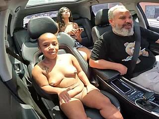 Anazinha在车里脱光光，圣保罗街头引发大乱！