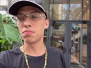 瘦巴西干儿子见面送他我屁眼18+双性恋礼物