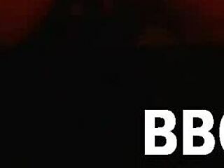 Lukava milf Maxim Law u bogatom vrelom susretu