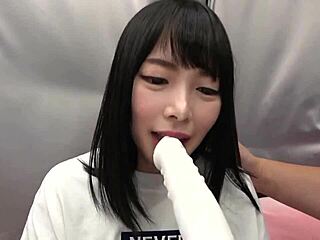 Horny girl craves deepthroat blowjob in anime