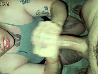 Sarışın sevgilim garajda yüzüne bol döl aldı facial