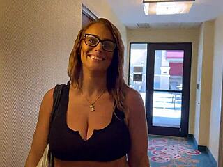 ג'ק דה סטאקד מקבל אימון מלון פרוע עם אקשן אינטנסיבי