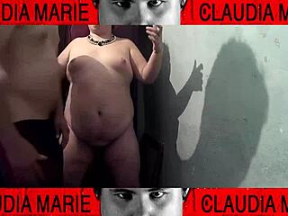 Entre los muslos de la gorda degustando sus flujos vaginales