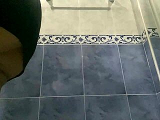Amateur video of madrastra in lingerie and miniskirt flashing