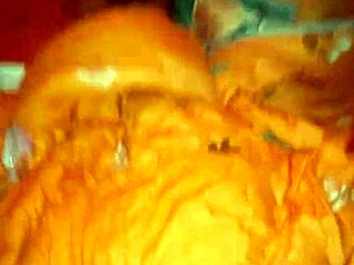 Girlfriend teases with her big booty