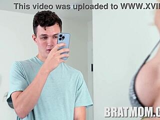 Stiefmoeder Gigi Dior's sexy socials met Josh Rivers