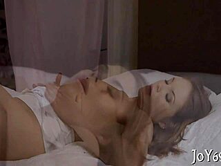 Teen Stretches Moist Holes!