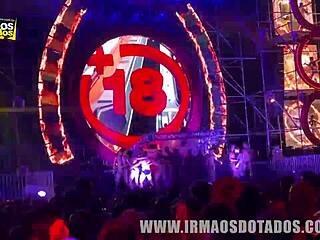 Brothers with big asses party in the sex box