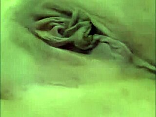 The tattooed slut sucked the big black cock for 50 reais